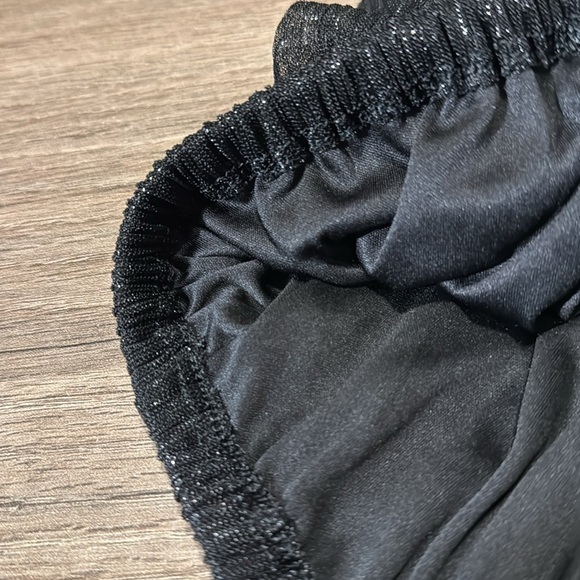 Express  women’s size Medium Elegant Black Sleeveless Top shimmer elastic gather - Picture 7 of 7